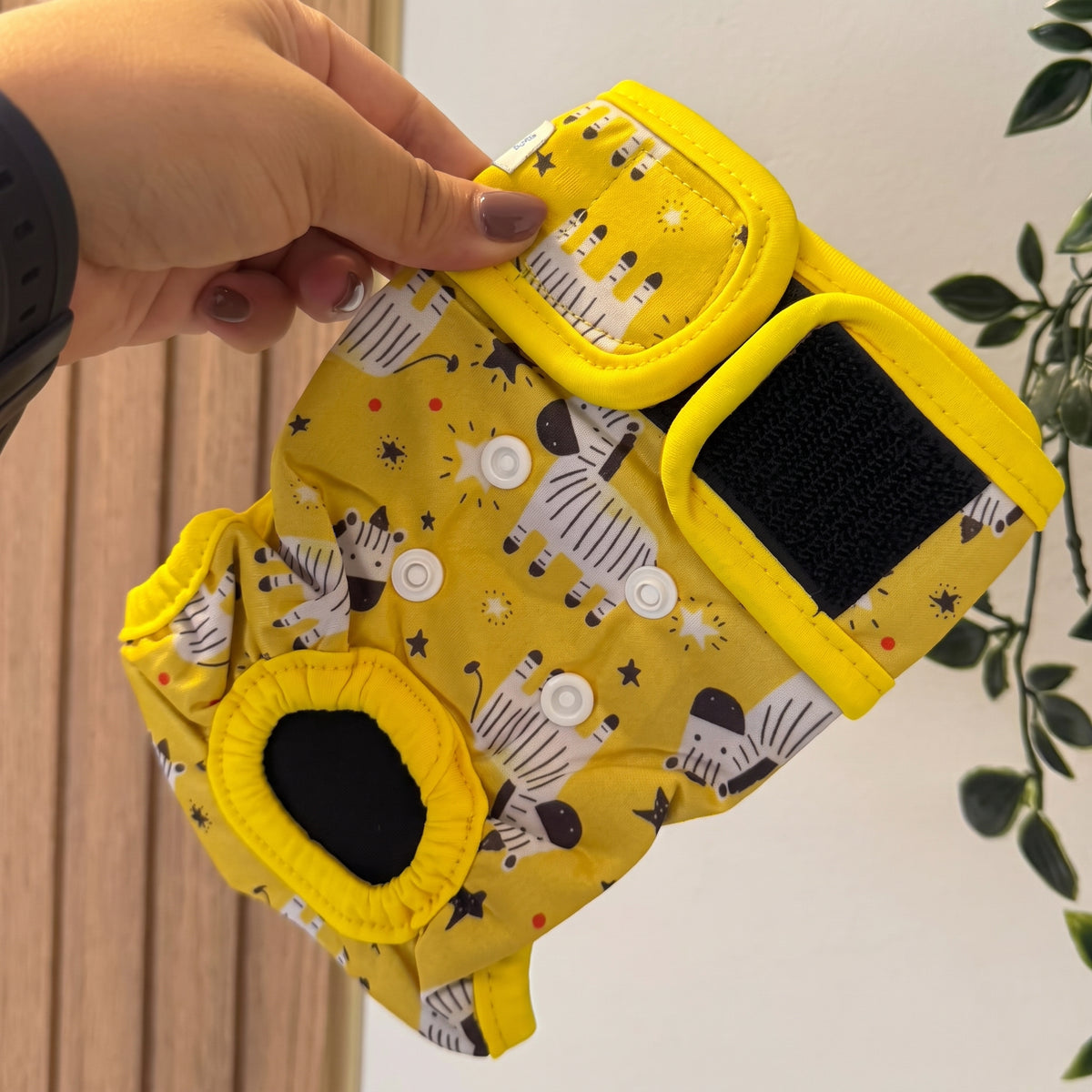 Pañal mascotas talla XS color amarillo de cebras